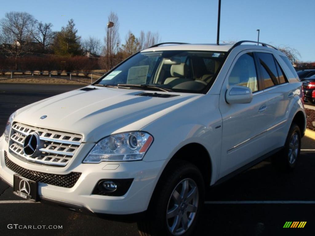 2010 ML 450 Hybrid 4Matic - Arctic White / Cashmere photo #1