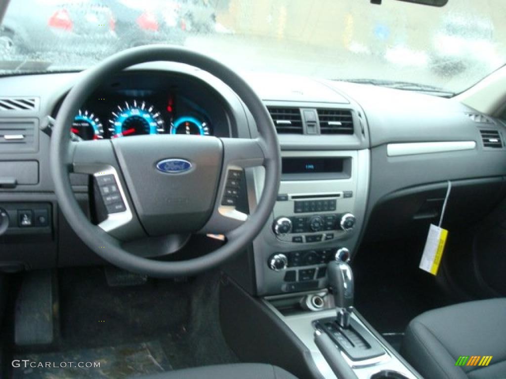 2010 Fusion SE - Sterling Grey Metallic / Charcoal Black photo #9