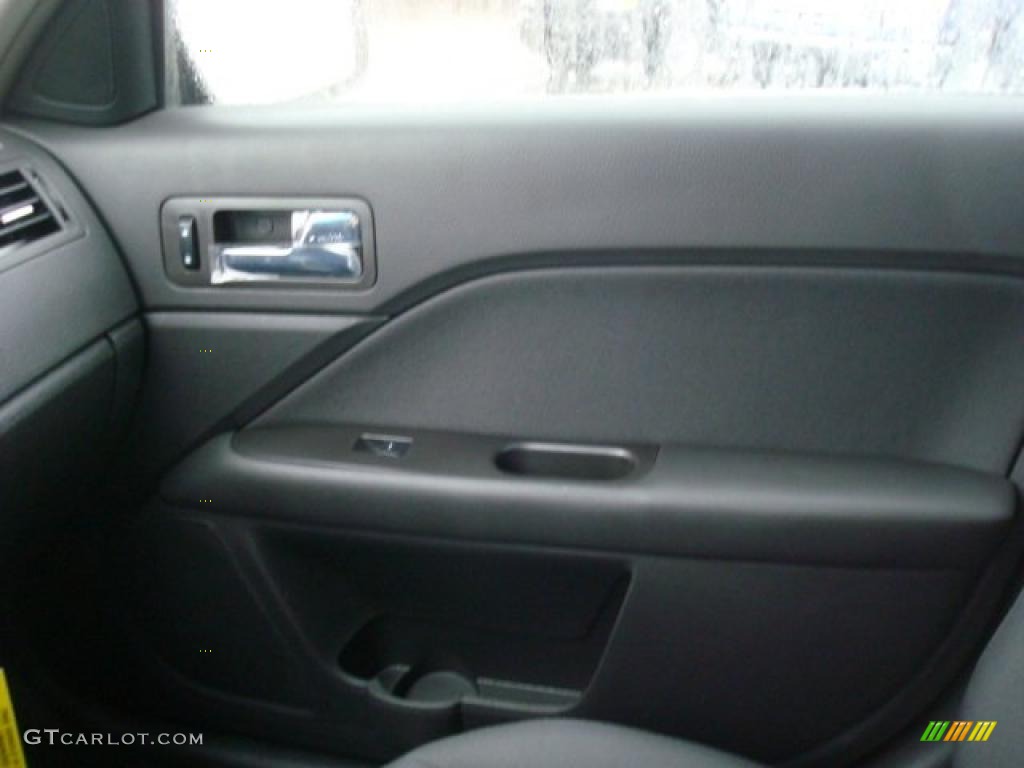 2010 Fusion SE - Sterling Grey Metallic / Charcoal Black photo #17