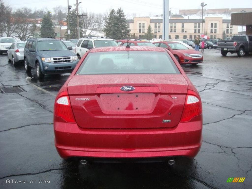 2010 Fusion SE V6 - Sangria Red Metallic / Charcoal Black photo #4