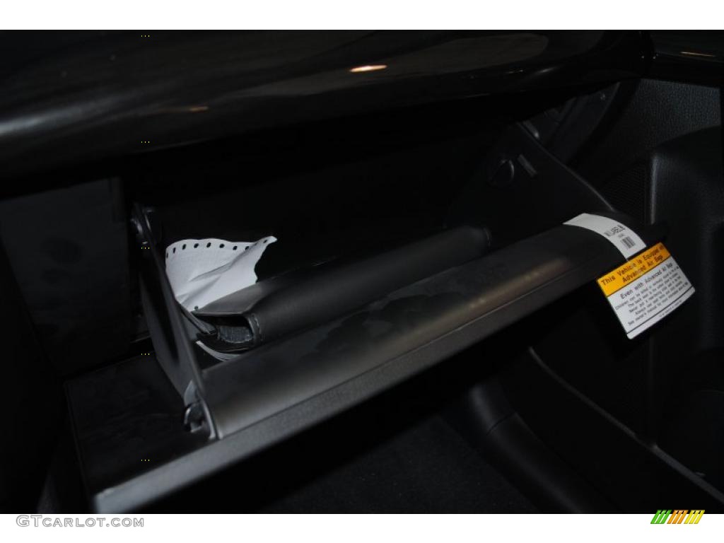 2011 Sorento LX AWD - Bright Silver / Black photo #45