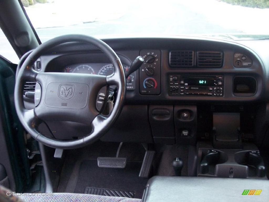 2001 Ram 1500 SLT Club Cab 4x4 - Forest Green Pearl / Mist Gray photo #34
