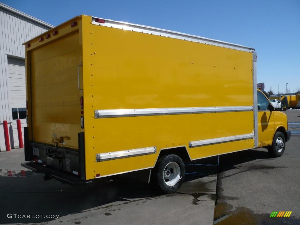 2007 Savana Cutaway 3500 Commercial Cargo Van - Yellow / Medium Pewter photo #6