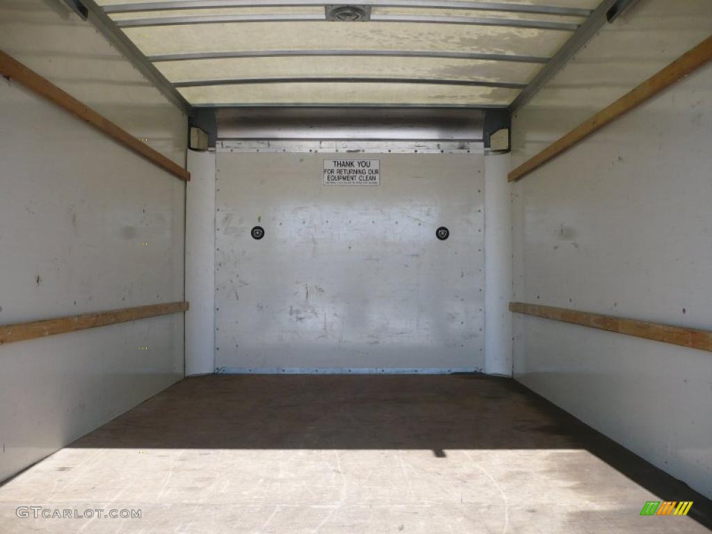 2007 Savana Cutaway 3500 Commercial Cargo Van - Yellow / Medium Pewter photo #10