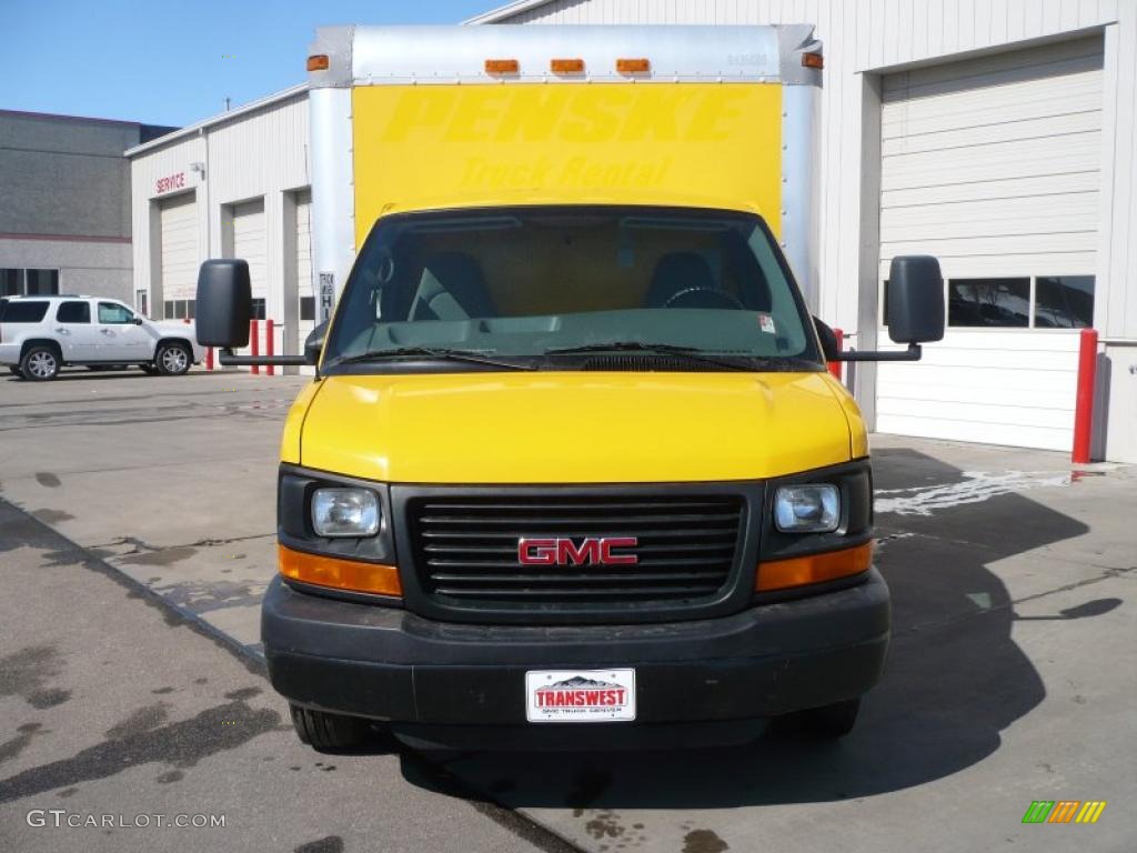 2007 Savana Cutaway 3500 Commercial Cargo Van - Yellow / Medium Pewter photo #2