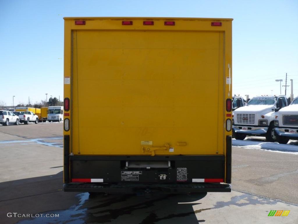2007 Savana Cutaway 3500 Commercial Cargo Van - Yellow / Medium Pewter photo #5