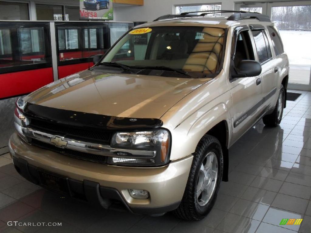 2004 TrailBlazer EXT LS 4x4 - Sandstone Metallic / Light Cashmere photo #1