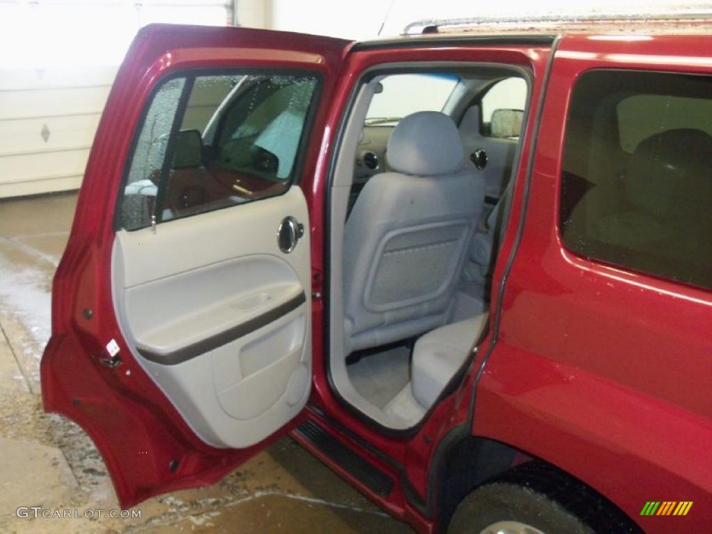 2006 HHR LT - Sport Red Metallic / Gray photo #13