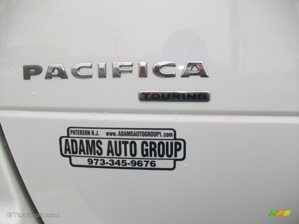 2005 Pacifica Touring AWD - Stone White / Light Taupe photo #30