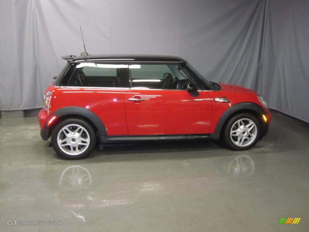 2007 Cooper S Hardtop - Chili Red / Lounge Carbon Black photo #4