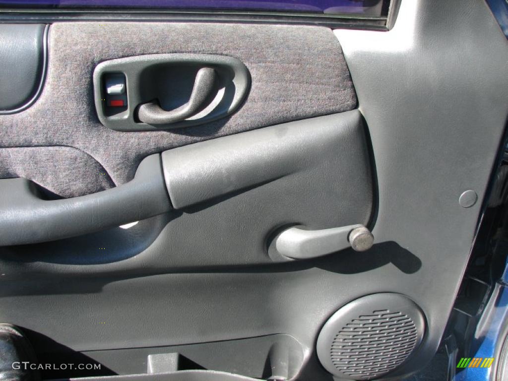 2000 S10 LS Regular Cab - Indigo Blue Metallic / Medium Gray photo #9