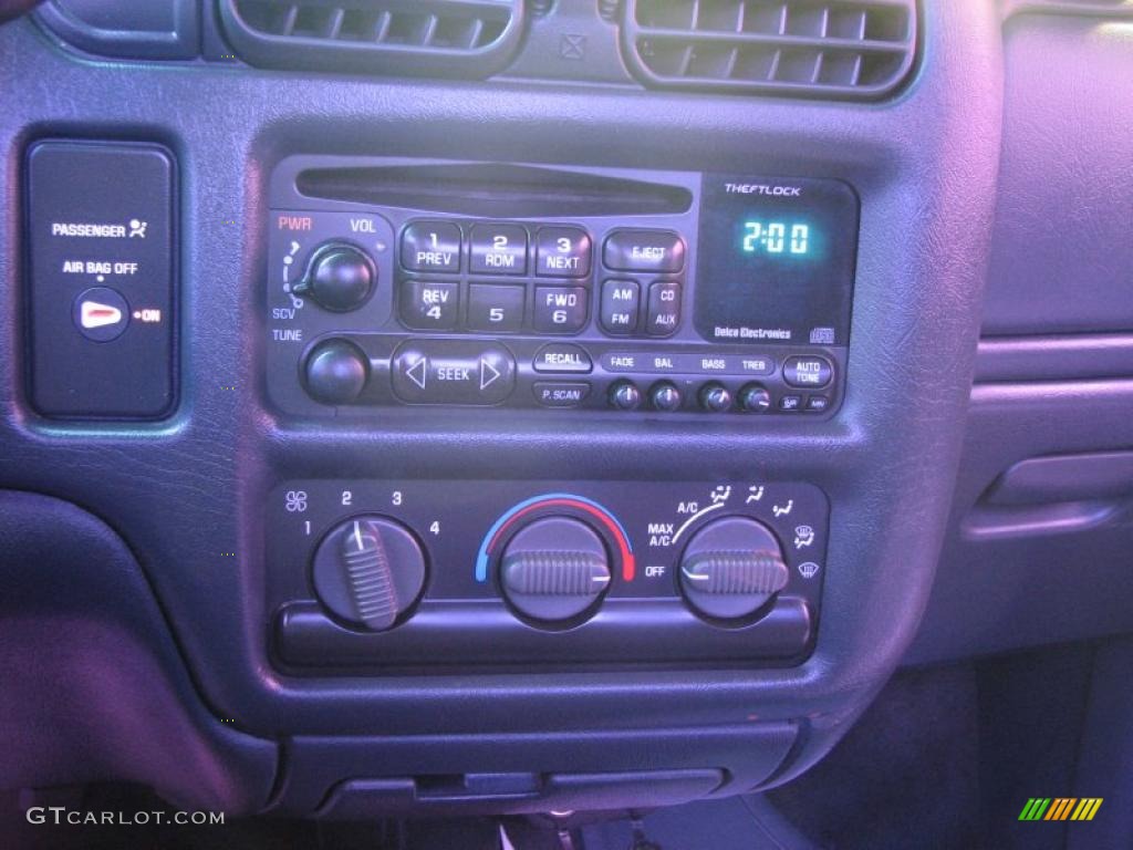 2000 S10 LS Regular Cab - Indigo Blue Metallic / Medium Gray photo #11