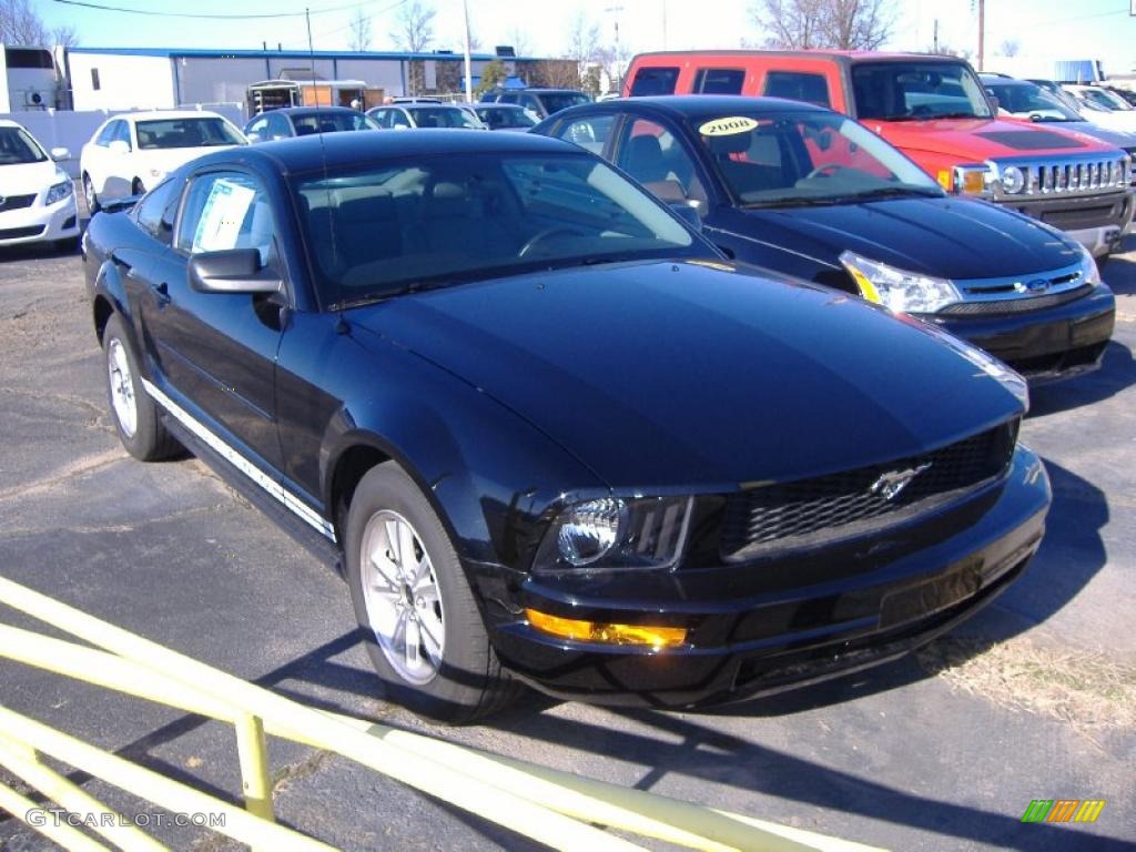 2008 Mustang V6 Deluxe Coupe - Black / Light Graphite photo #1