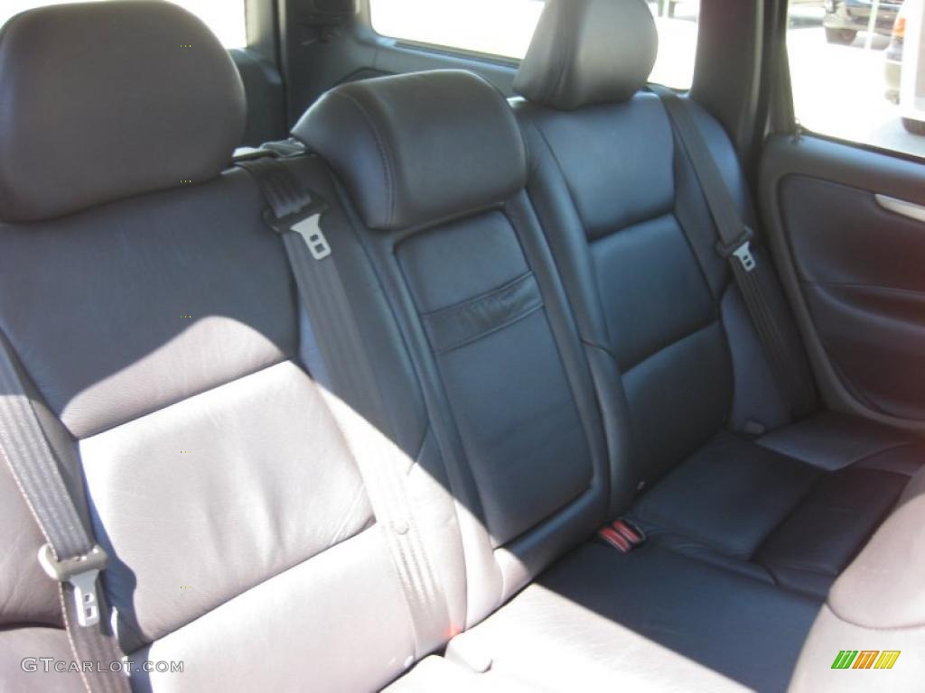 2007 V70 R AWD - Electric Silver Metallic / R Nordkap Black/Blue Metallic photo #21