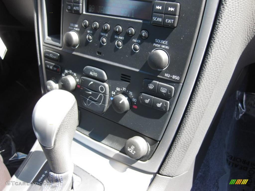 2007 V70 R AWD - Electric Silver Metallic / R Nordkap Black/Blue Metallic photo #26