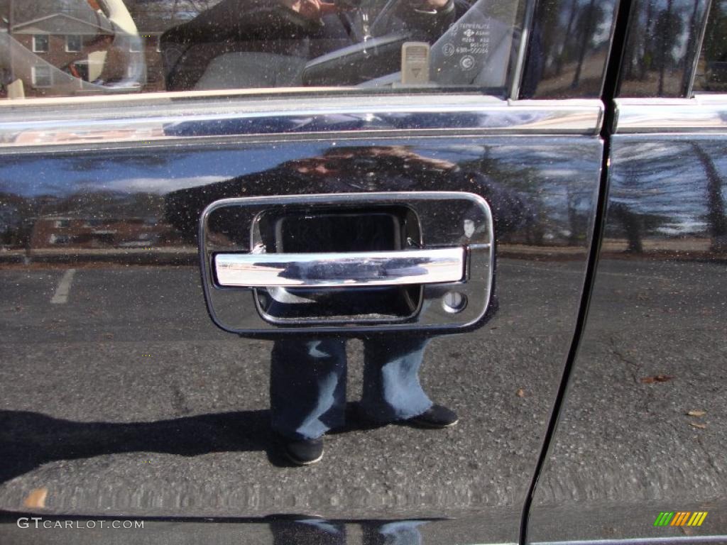 2001 Trooper Limited - Ebony Black / Beige photo #17