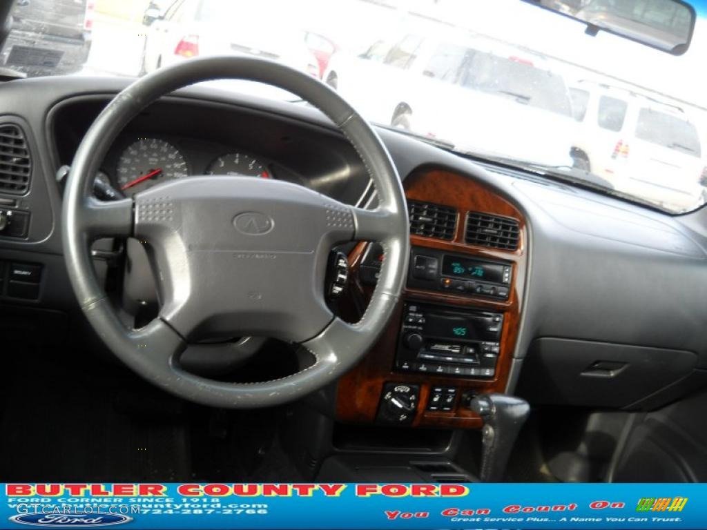 2000 QX4  - Silver Sage Metallic / Gray photo #11