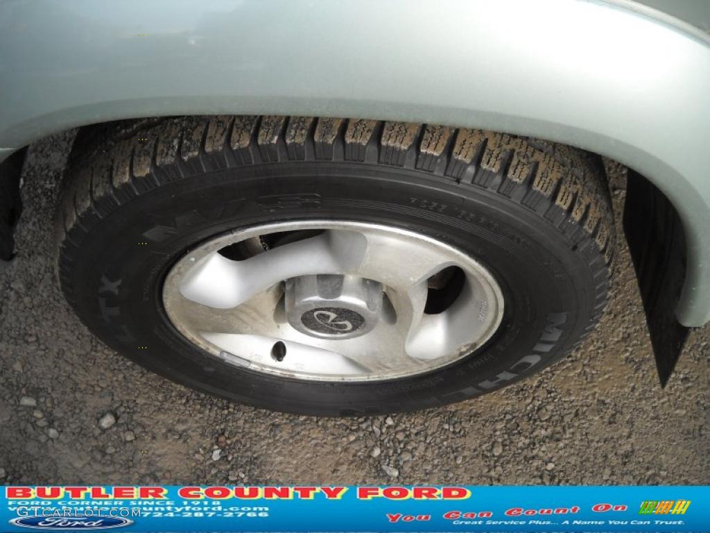 2000 QX4  - Silver Sage Metallic / Gray photo #15