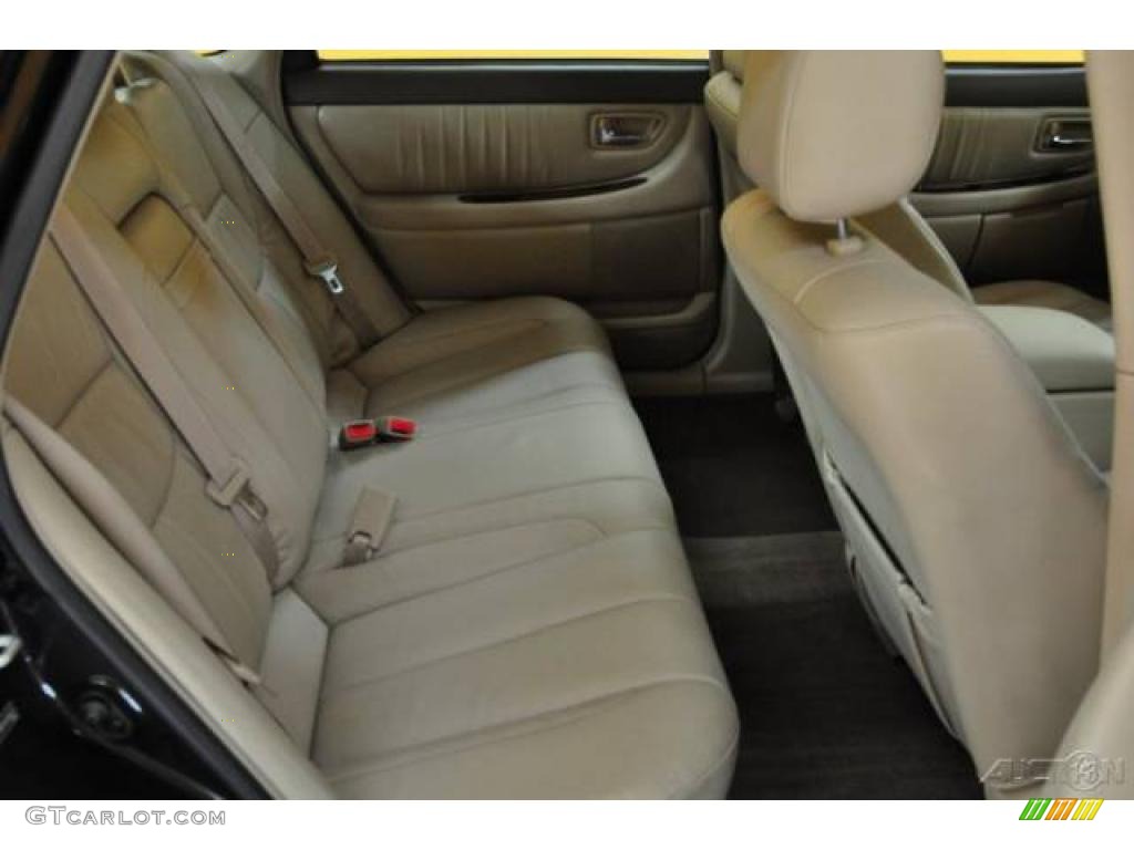 2004 Avalon XL - Black / Taupe photo #14