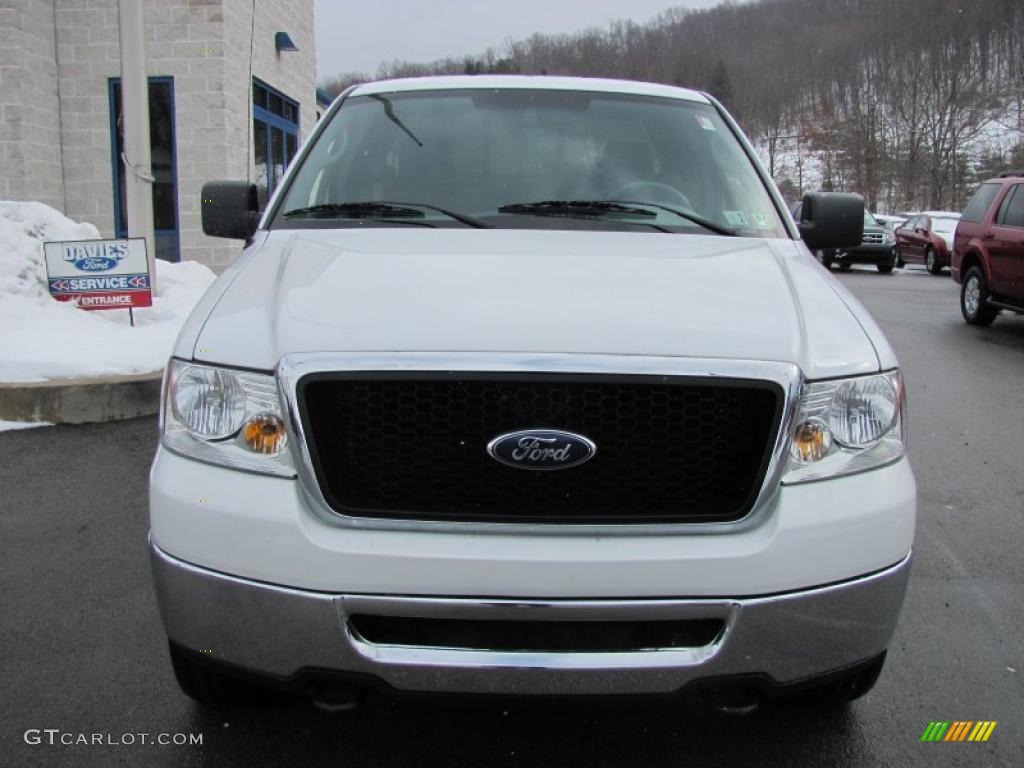 2006 F150 XLT SuperCab 4x4 - Oxford White / Medium/Dark Flint photo #3