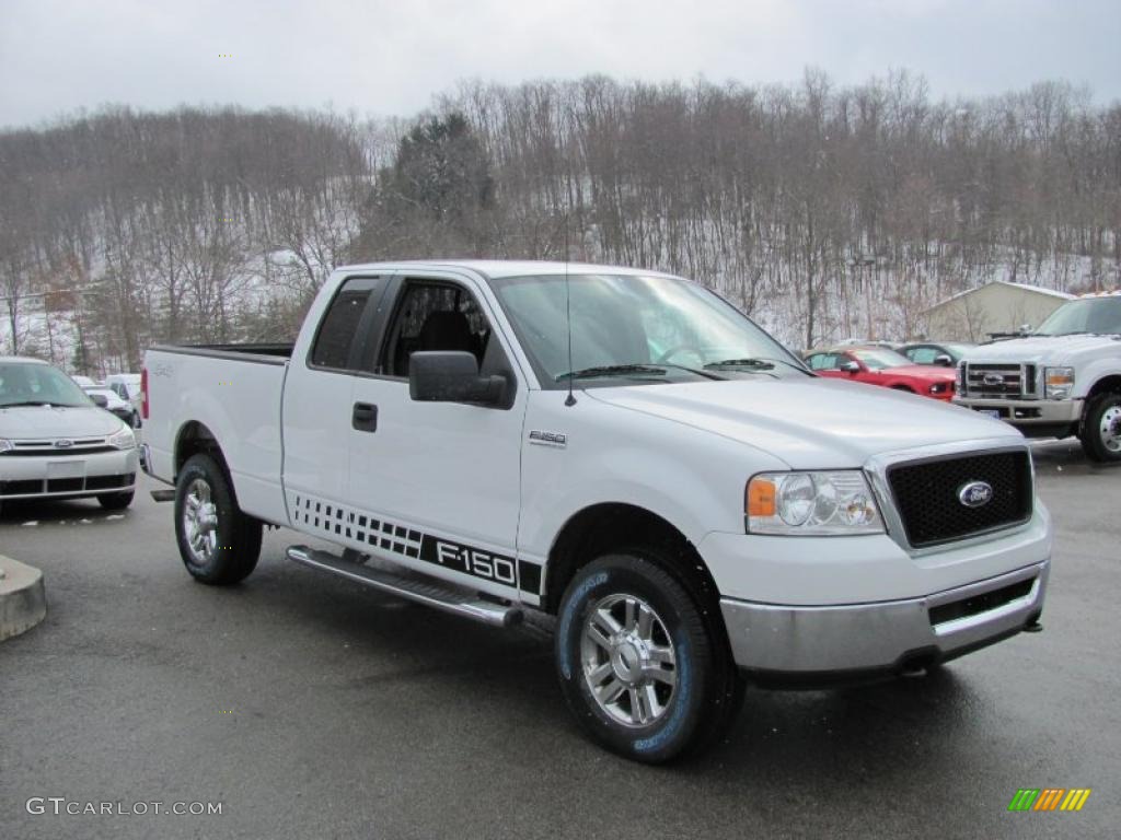 2006 F150 XLT SuperCab 4x4 - Oxford White / Medium/Dark Flint photo #4
