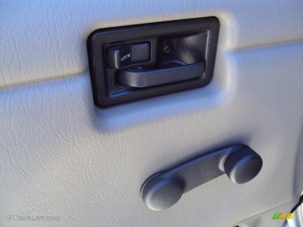 2004 Wrangler Sport 4x4 - Light Khaki Metallic / Khaki photo #16