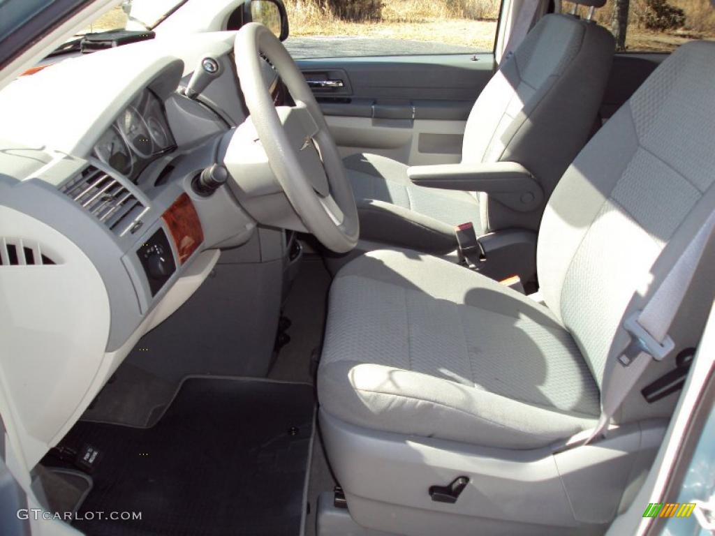 2009 Clearwater Blue Pearl Chrysler Town Amp Country Lx