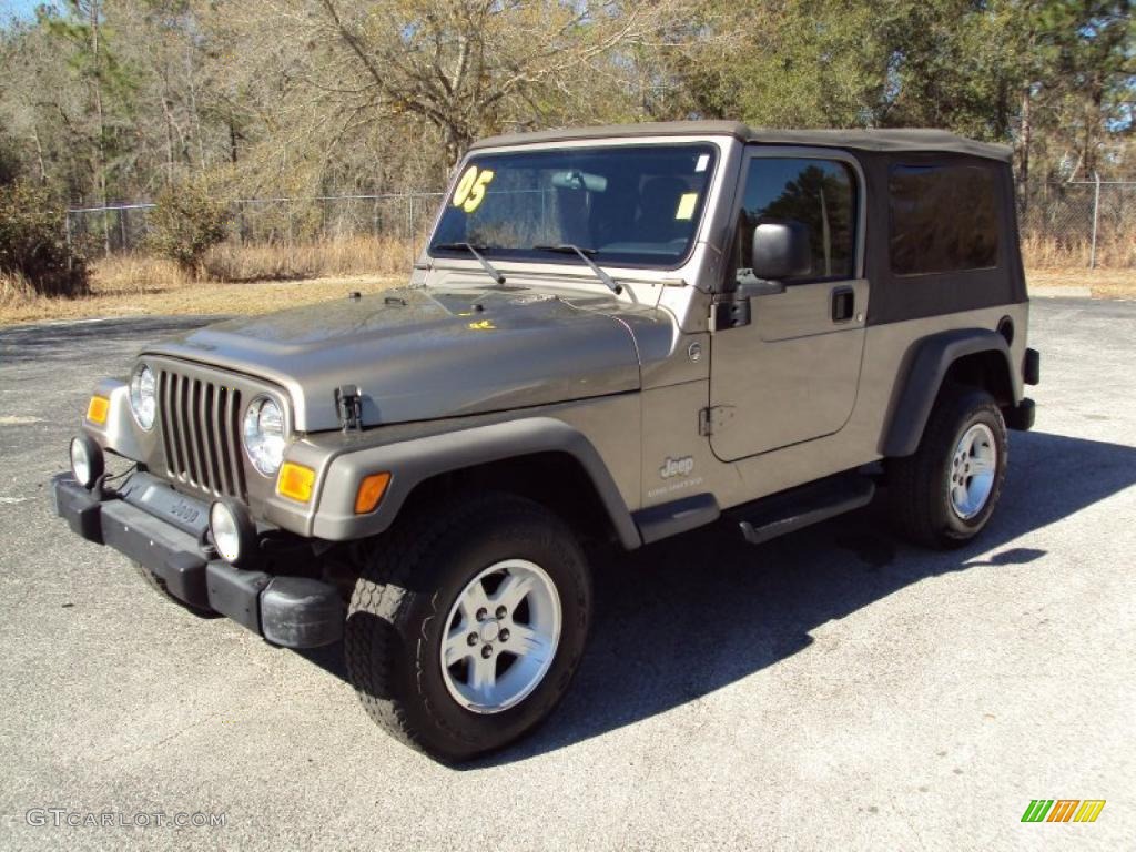 2005 Wrangler Unlimited 4x4 - Light Khaki Metallic / Khaki photo #1