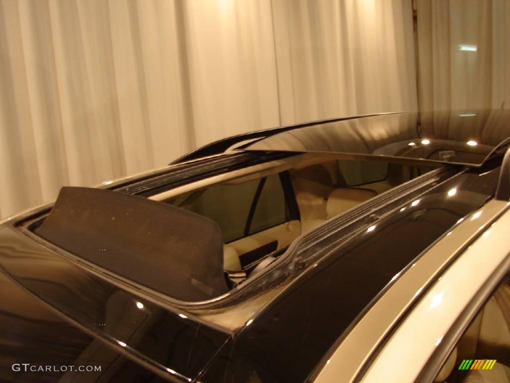 2005 SRX V6 AWD - Sand Storm / Light Neutral photo #9