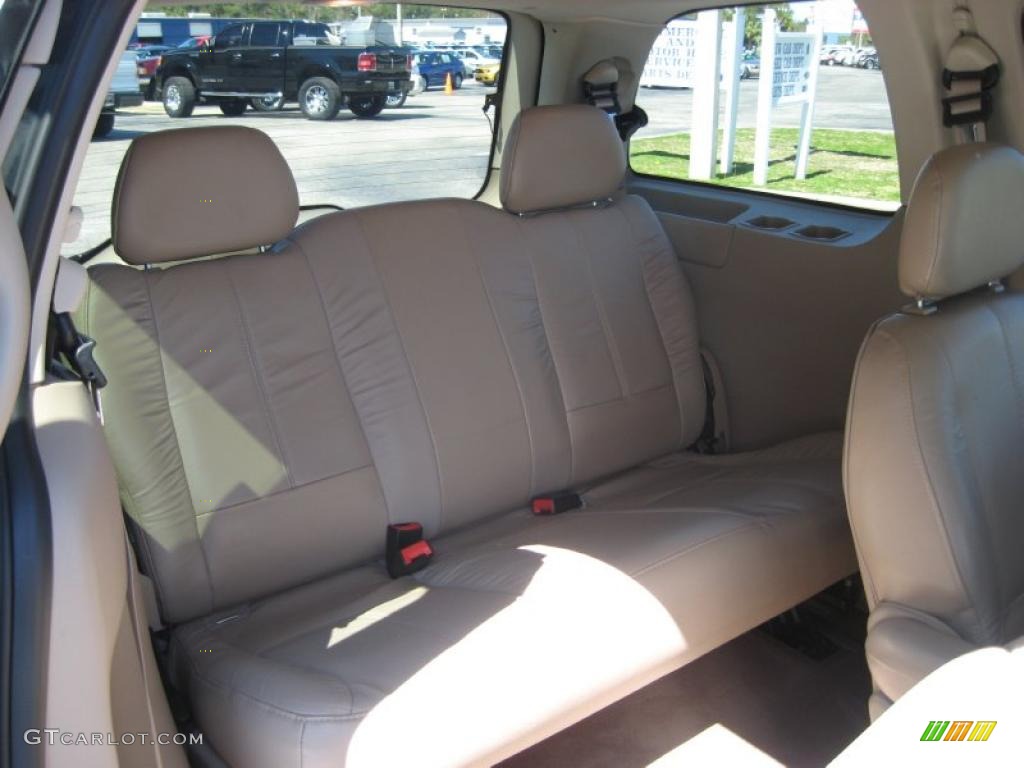 2001 Windstar SEL - Black / Medium Parchment photo #14