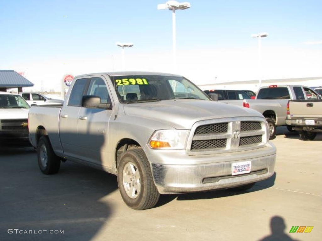 2009 Ram 1500 SLT Quad Cab 4x4 - Bright Silver Metallic / Dark Slate/Medium Graystone photo #3