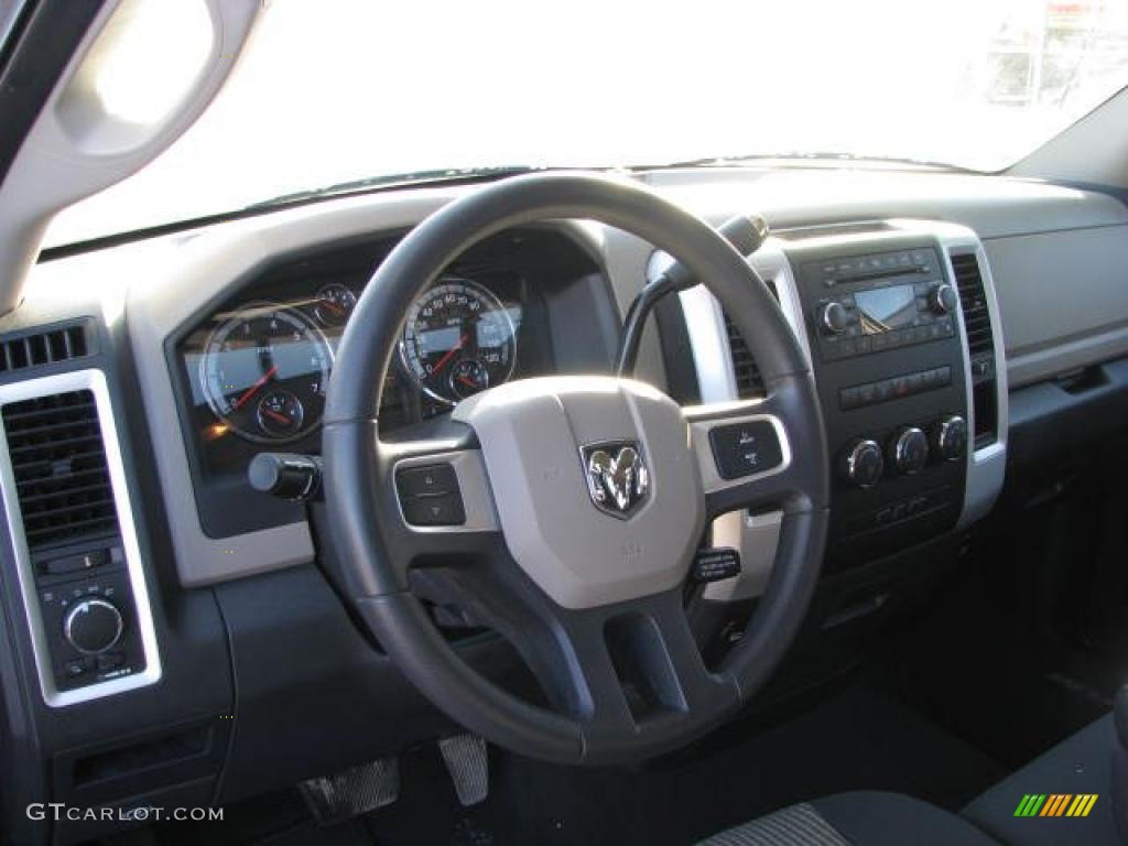 2009 Ram 1500 SLT Quad Cab 4x4 - Bright Silver Metallic / Dark Slate/Medium Graystone photo #9