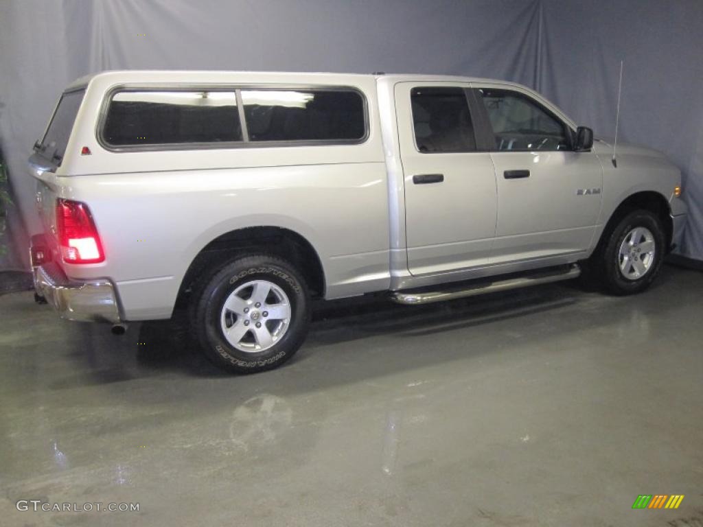 2009 Ram 1500 SLT Quad Cab 4x4 - Bright Silver Metallic / Light Pebble Beige/Bark Brown photo #4