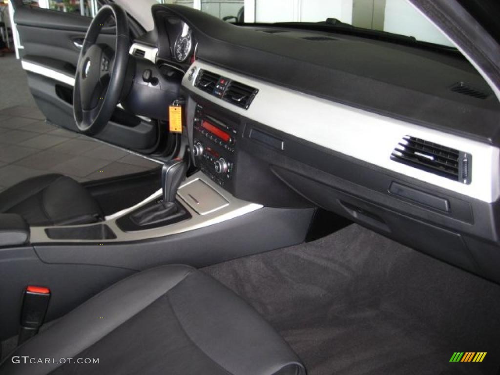 2007 3 Series 328xi Sedan - Black Sapphire Metallic / Terra/Black Dakota Leather photo #15