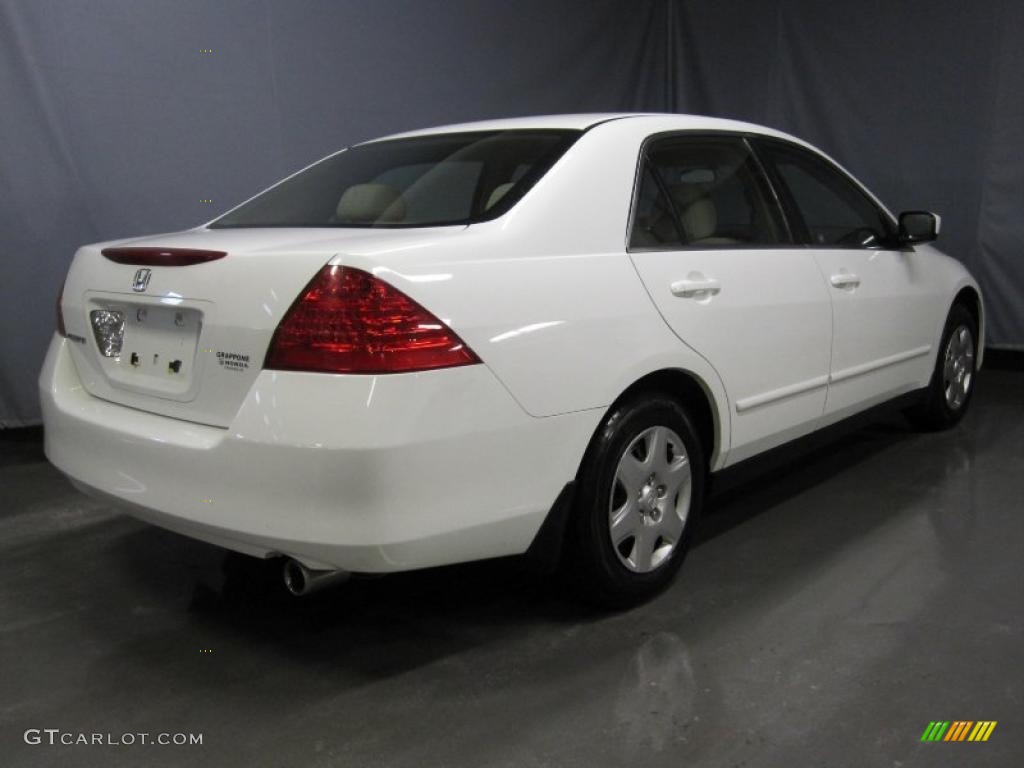 2007 Accord LX Sedan - Taffeta White / Ivory photo #3