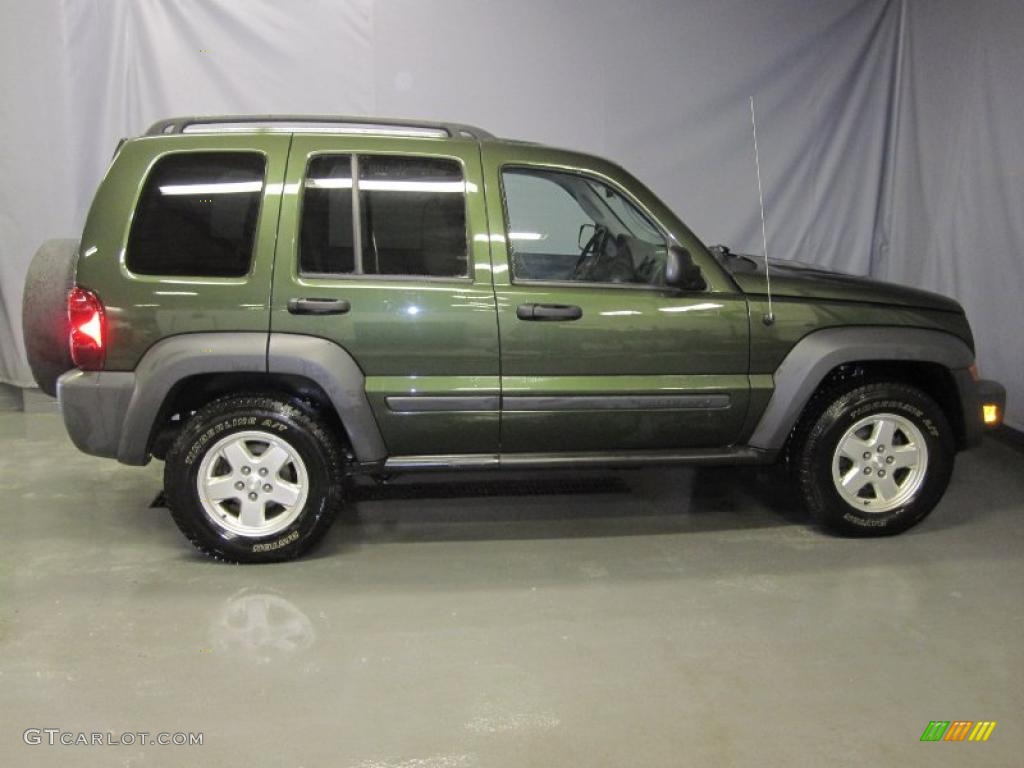 2006 Liberty Sport 4x4 - Jeep Green Metallic / Khaki photo #4