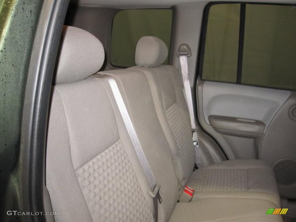 2006 Liberty Sport 4x4 - Jeep Green Metallic / Khaki photo #6