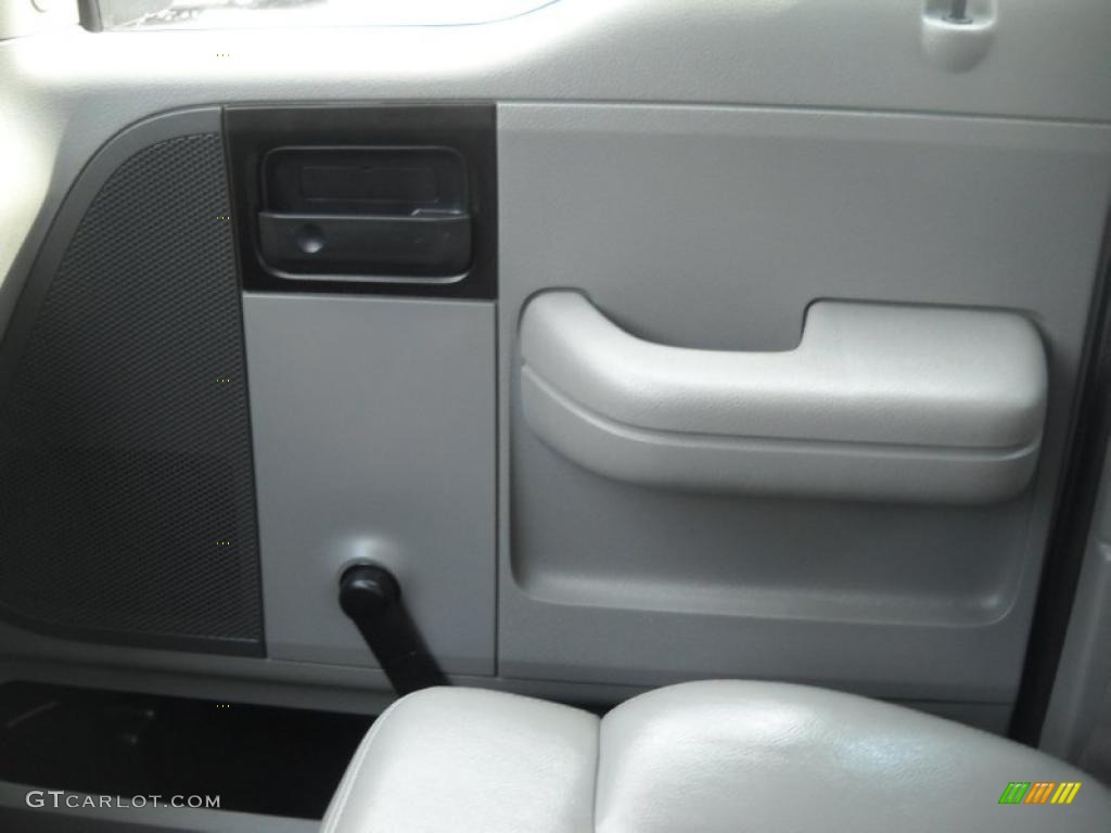 2005 F150 XL Regular Cab - Dark Shadow Grey Metallic / Medium Flint Grey photo #23