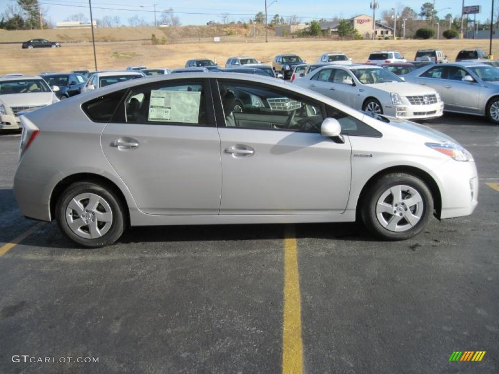 2010 Prius Hybrid IV - Classic Silver Metallic / Dark Gray photo #3