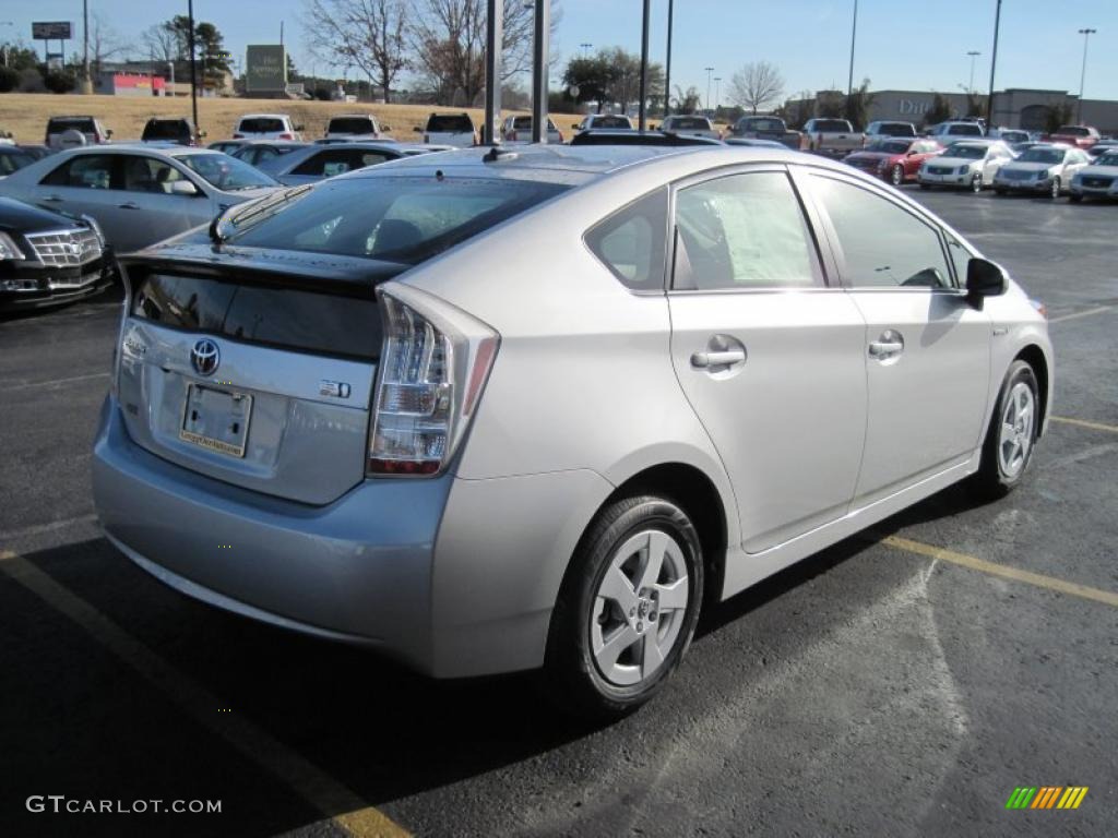 2010 Prius Hybrid IV - Classic Silver Metallic / Dark Gray photo #6