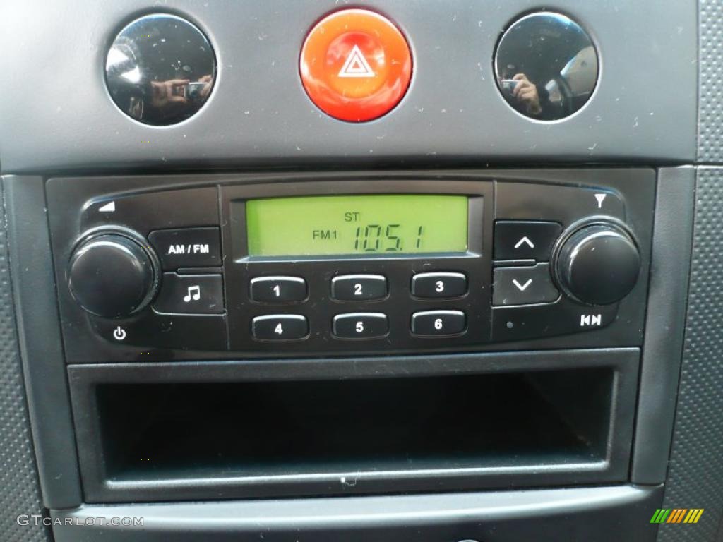 2006 Aveo LS Sedan - Summit White / Charcoal photo #18