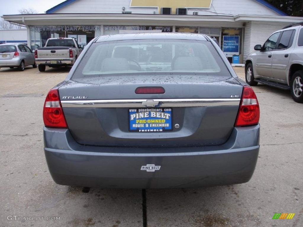 2005 Malibu LS V6 Sedan - Medium Gray Metallic / Gray photo #5