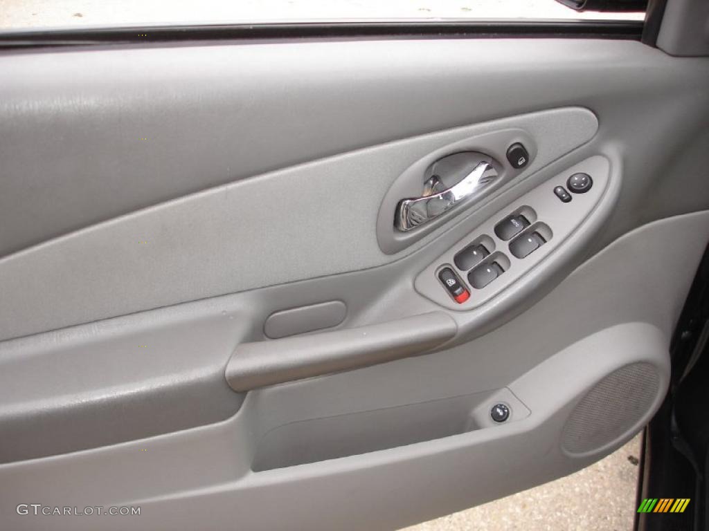 2005 Malibu LS V6 Sedan - Medium Gray Metallic / Gray photo #10