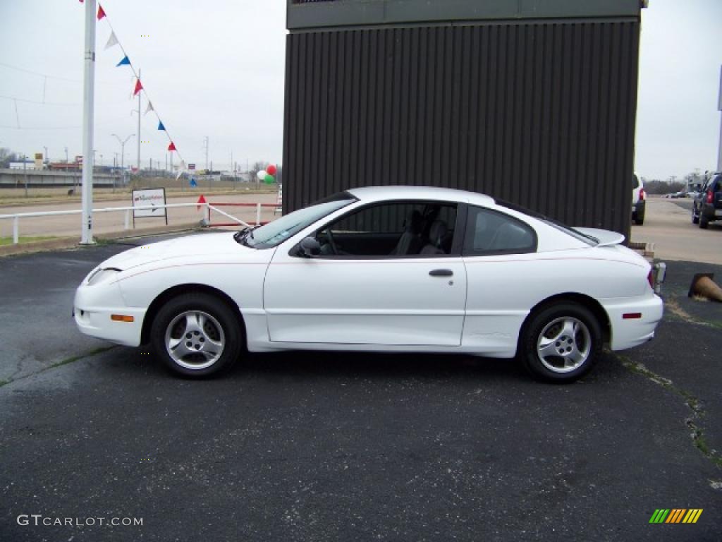 2005 Sunfire Coupe - Summit White / Graphite photo #1