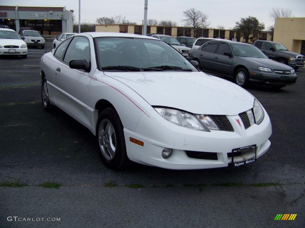 2005 Sunfire Coupe - Summit White / Graphite photo #3