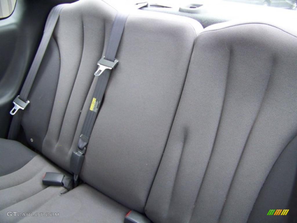 2005 Sunfire Coupe - Summit White / Graphite photo #9