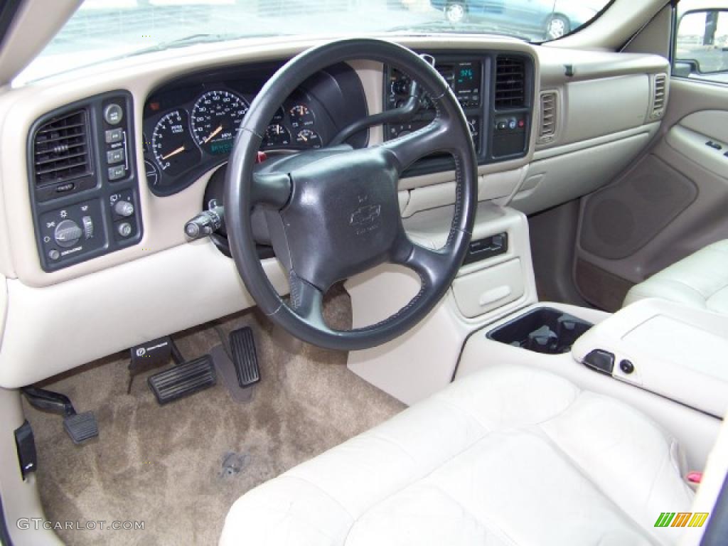 2002 Suburban 1500 Z71 4x4 - Summit White / Tan photo #10