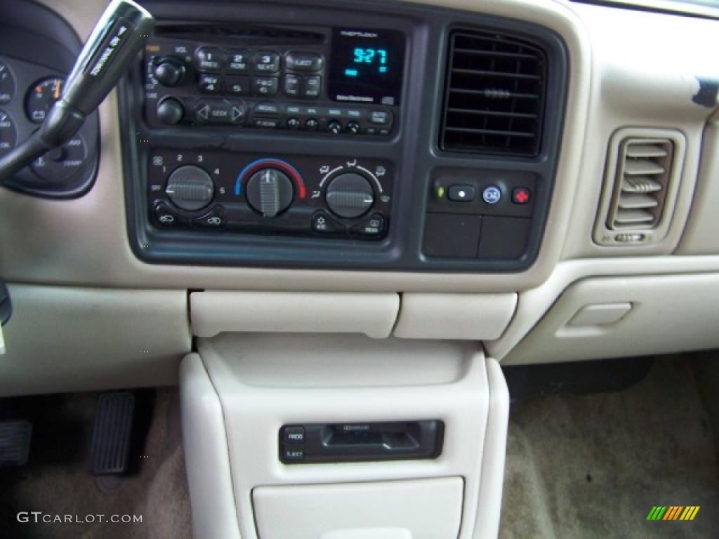 2002 Suburban 1500 Z71 4x4 - Summit White / Tan photo #11