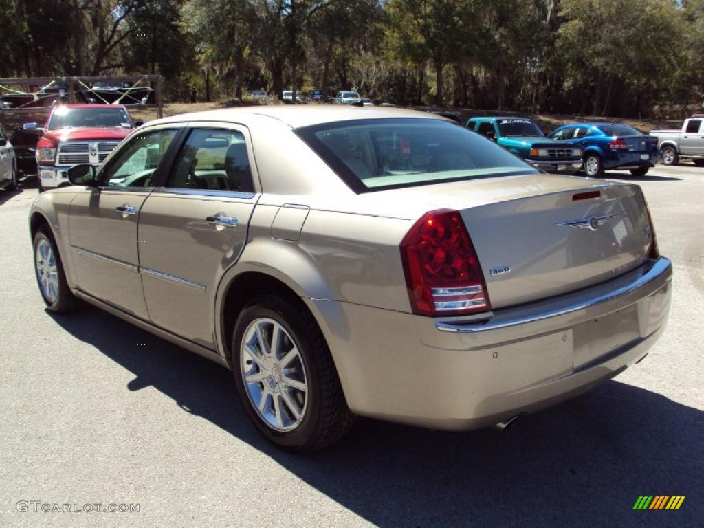 2008 300 C HEMI AWD - Light Sandstone Metallic / Dark Khaki/Light Graystone photo #3