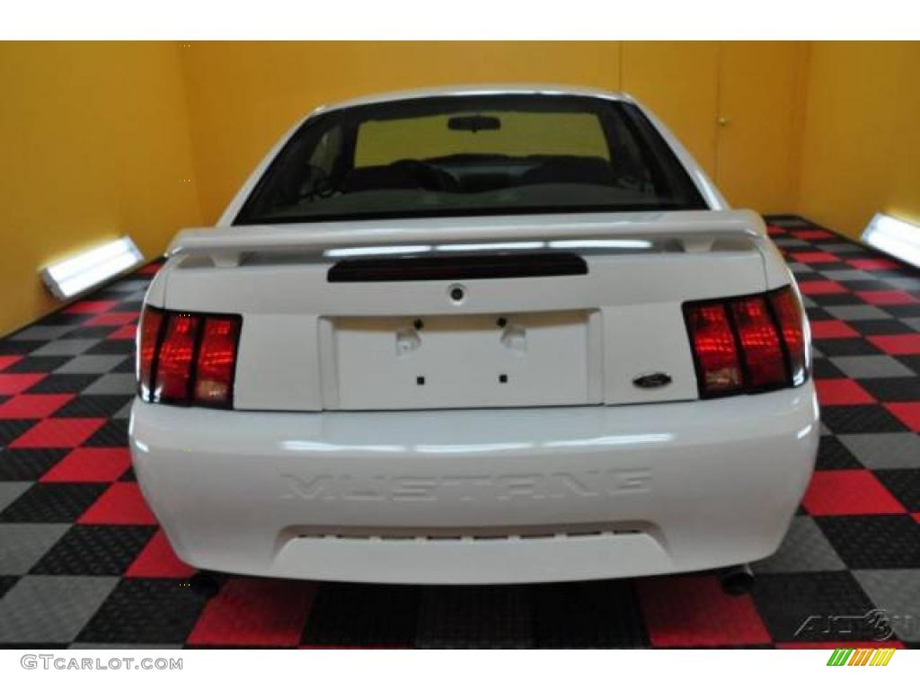 2002 Mustang V6 Coupe - Oxford White / Medium Parchment photo #5